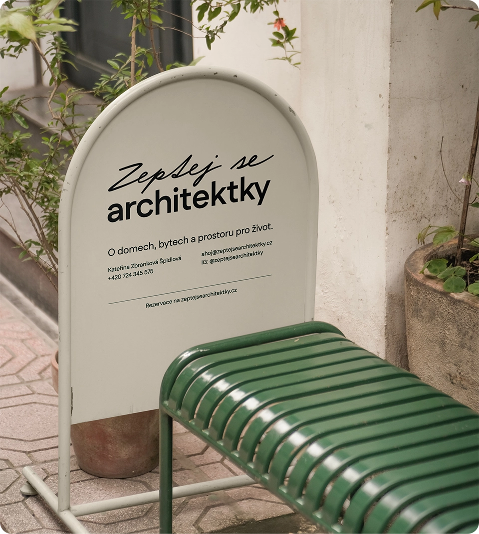 Zeptej se architektky venkovní cedule